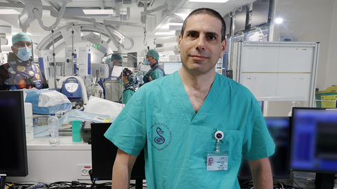 פרופ' איסי (ישראל) ברבש, מנהל היחידה לקרדיולוגיה פולשנית וצנתורי לב בשיבא