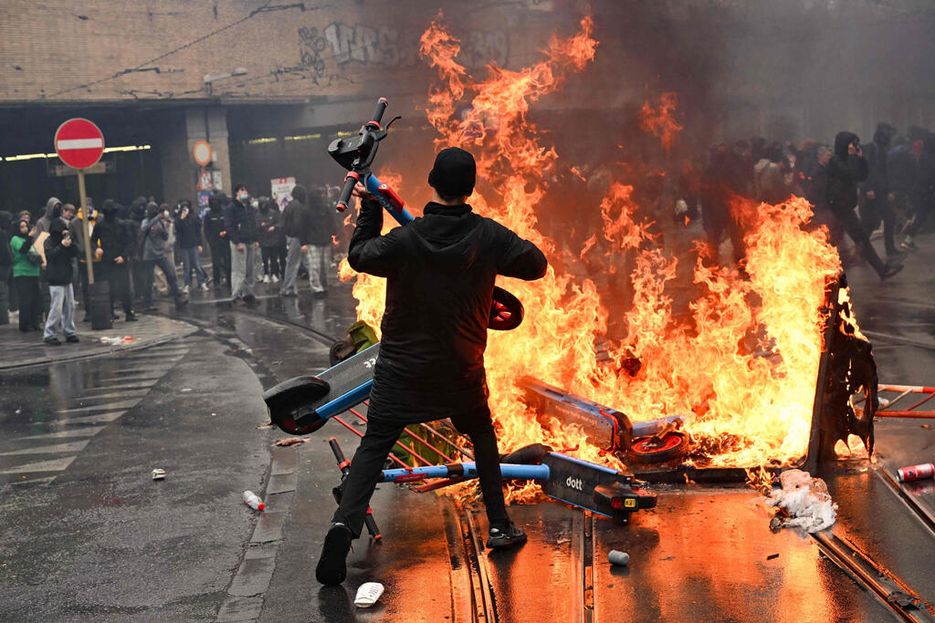 Protests in Belgium (Photo: NICOLAS TUCAT / AFP) מחאות בבלגיה