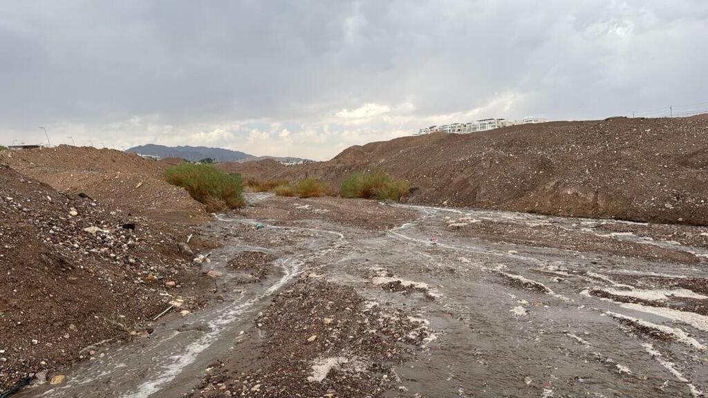 Shachmon Stream flows after rains (Photo: Noam Imberman Ashkenazi, Israel Nature and Parks Authority) נחל שחמון זורם אחרי גשמים