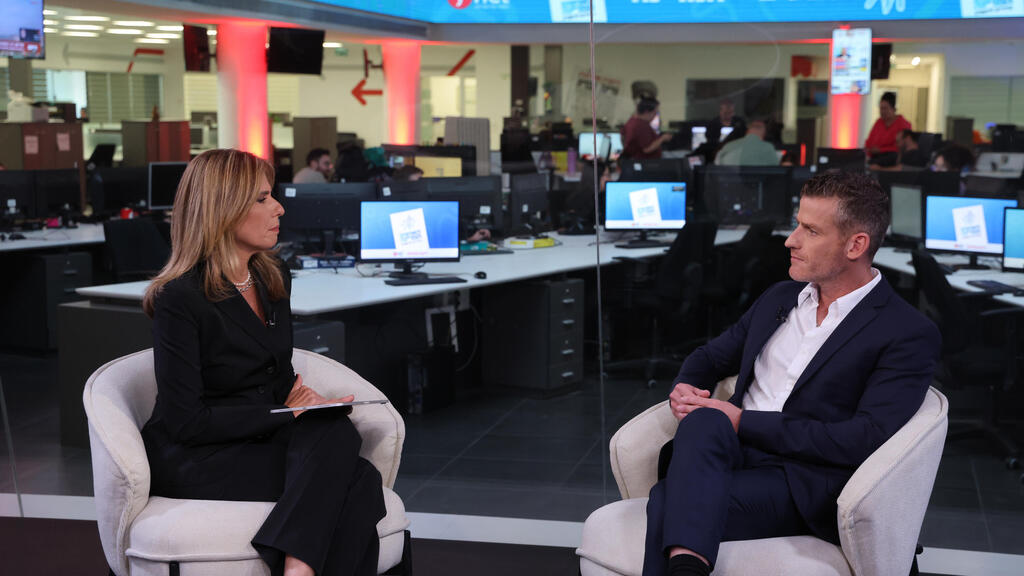 ynet's Sharon Kidon with Yair Katz (Photo: Yariv Katz) ועידת "האנשים של המדינה"