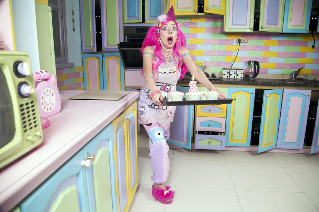 Hadar Golan is responsible for the styling, art direction and sets in both her music videos and her home (Photo: Amir Haroni) הדר גולן