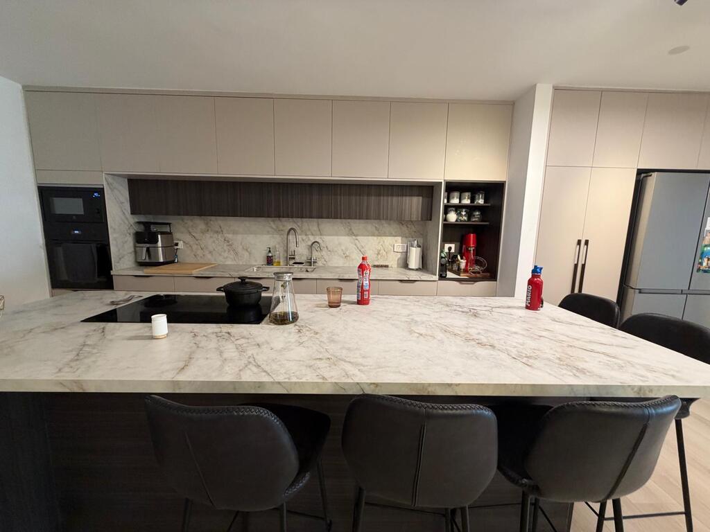 The Weintraub's home (Photo: Assi Haim) משפחת וינטרוב - על הספה