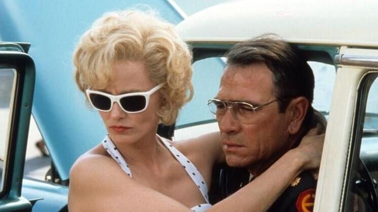 Jessica Lange in ‘Blue Sky’ (Screenshot from the film) ג'סיקה לאנג ב"שמיים כחולים"