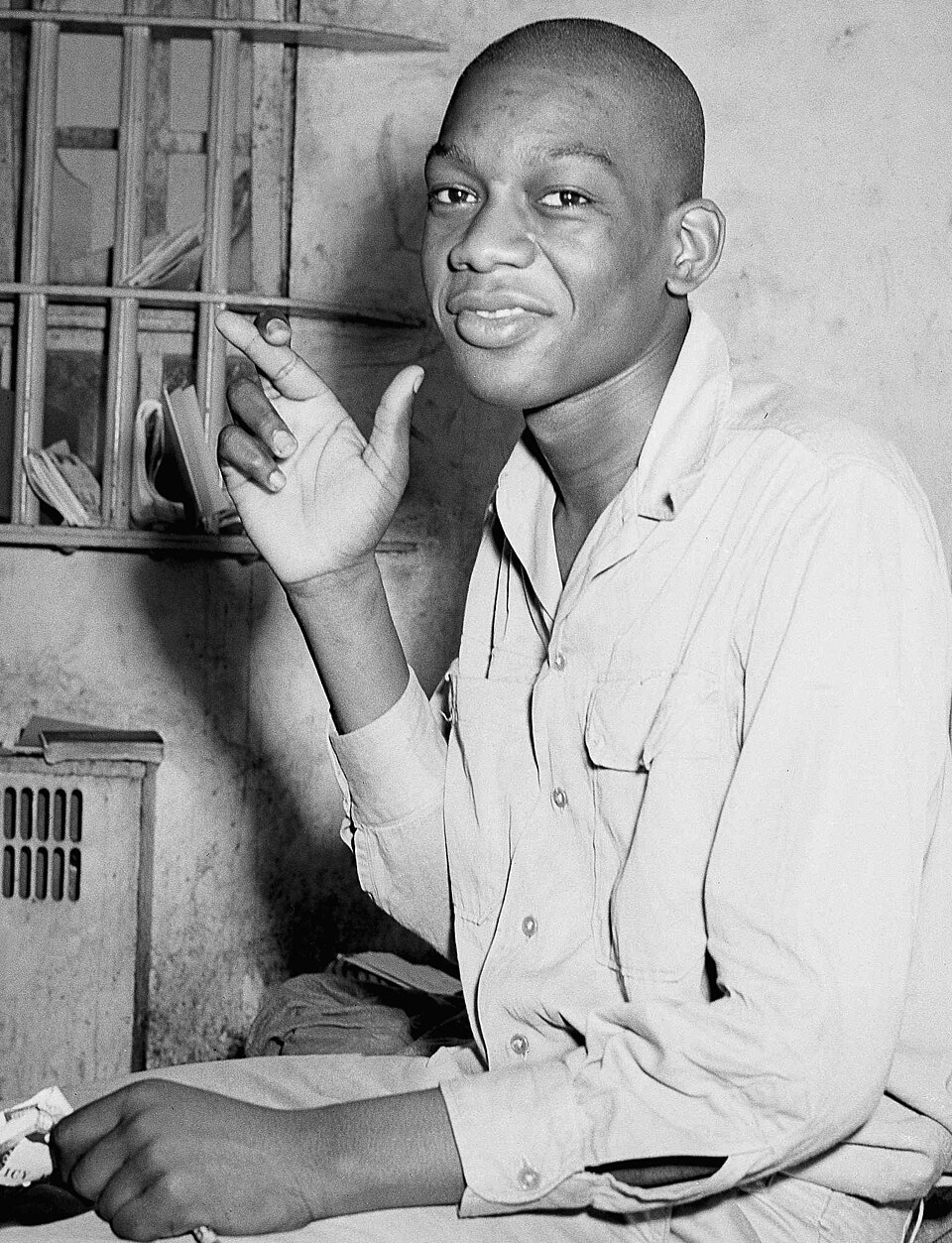 Willie Francis. His case became a legal precedent that continues to figure in court battles involving death row inmates who survive execution attempts (Photo: Bill Allen / AP) ווילי פרנסיס, נער בן 17 מלואיזיאנה ששרד הוצאה להורג בכיסא חשמלי ב-1946