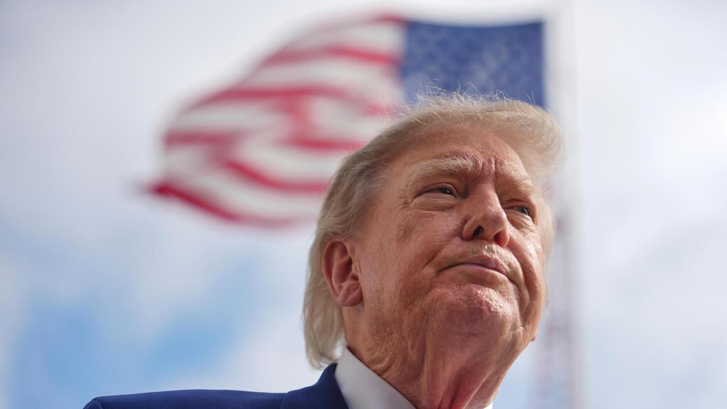US prepares Gulf embassy staff departures over fears of renewed fighting (Photo: AP/ Julia Demaree Nikhinson) נשיא ארה"ב על הסכמי אברהם