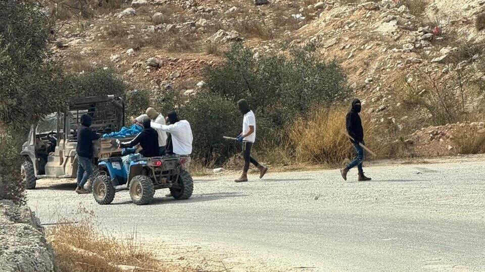 Jewish extremists in the predominantly Christian Palestinian village of Taybeh מתנחלים תקפו דיפלומטים אירופאים סמוך לכפר הפלסטיני טייבה