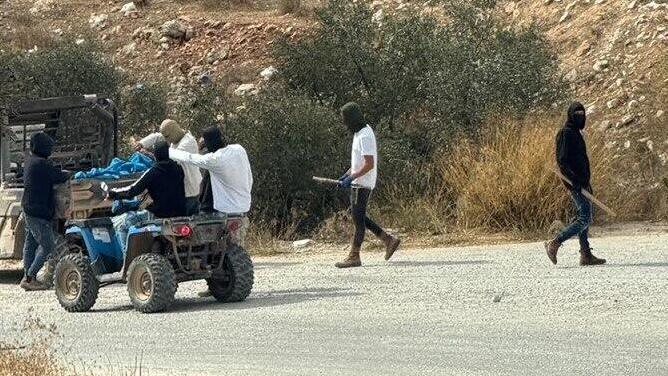 מתנחלים תקפו דיפלומטים אירופאים סמוך לכפר הפלסטיני טייבה