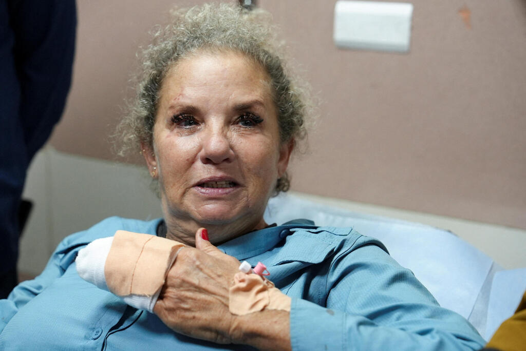 Washington Post photographer Heidi Levine after being assaulted by Israeli settlers in the West Bank (Photo: REUTERS/Ali Sawafta
) היידי לוין