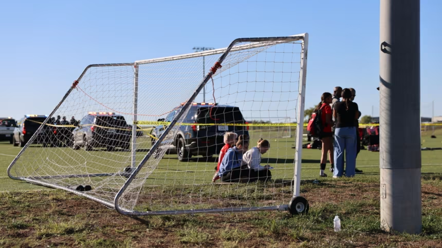 The scene in Wichita, Kansas (Photo: Wyatt Glosson/KAKE-TV/AP) מגרש כדורגל בעיר וויצ'יטה, קנזס, שבו נדרסו למוות גבר וילד