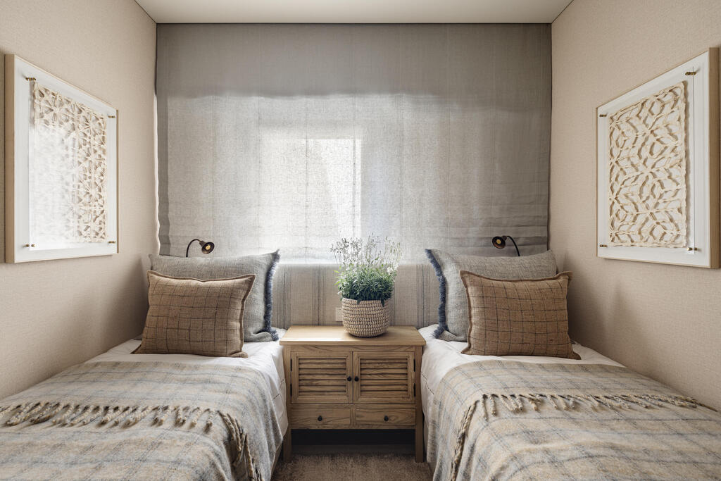 A shared bedroom for the family's two youngest sons (Photo: Itay Benit) בית הקשתות, עיצוב: שרון טורין