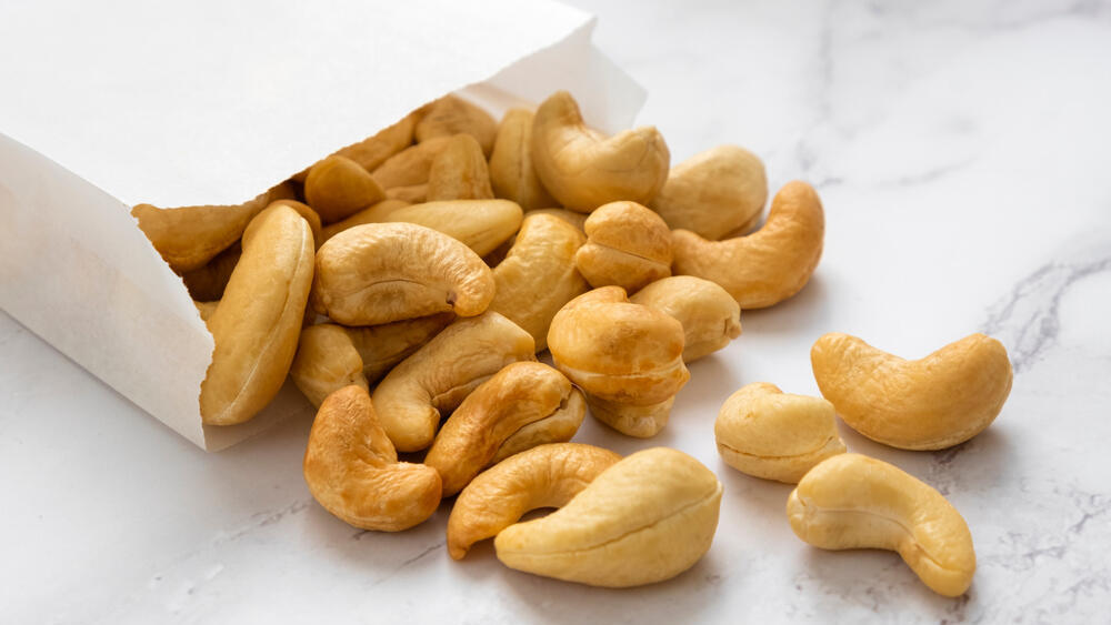 Cashews are an excellent base for spreads and creamy sauces (Photo: Shutterstock/Nemer-T) אגוזים קשיו
