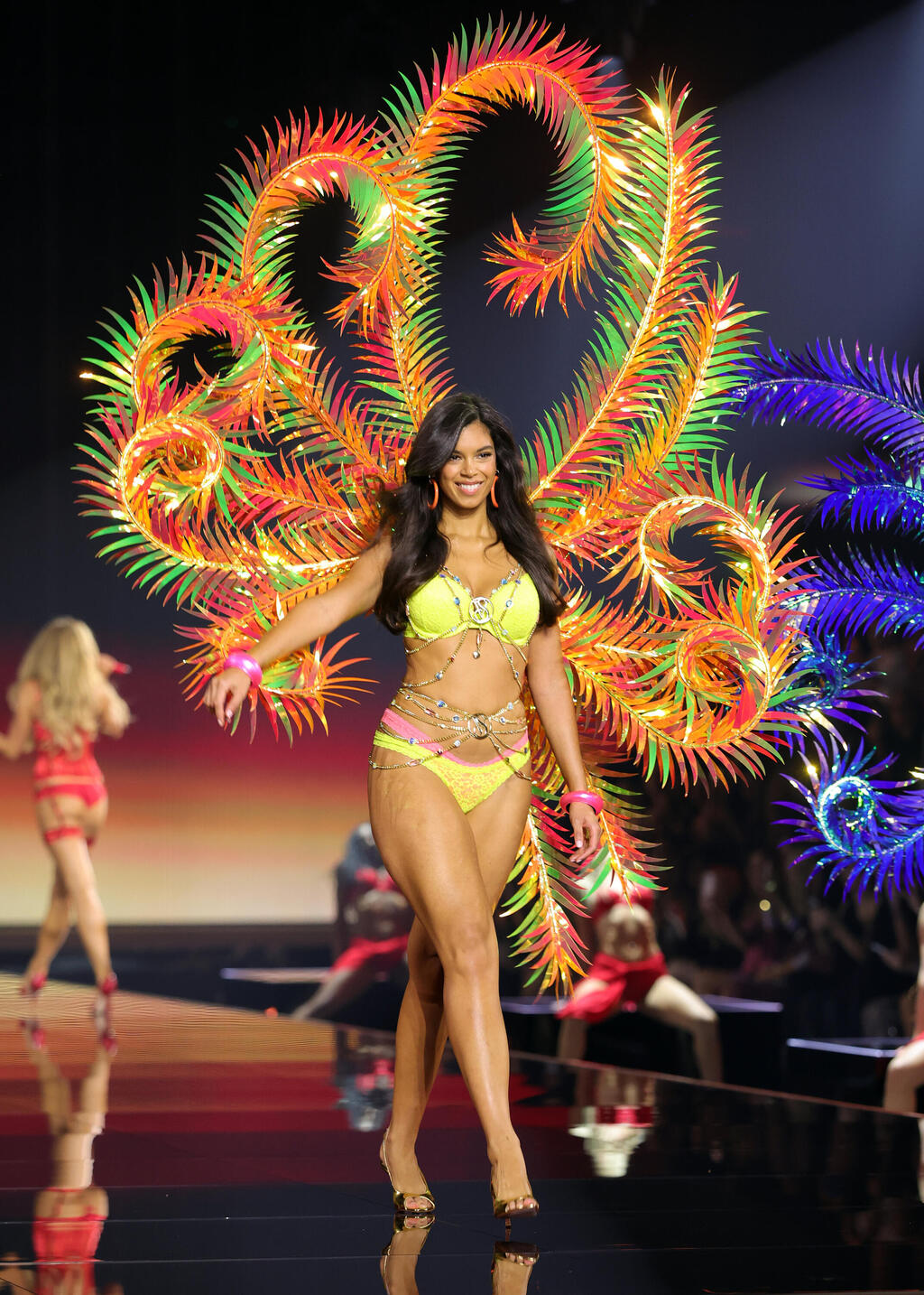 Emeline Hoareau (Photo: Frazer Harrison/Getty Images for Victoria's Secret) אמליין הוראו בתצוגת האופנה של ויקטוריה'ס סיקרט, 2026