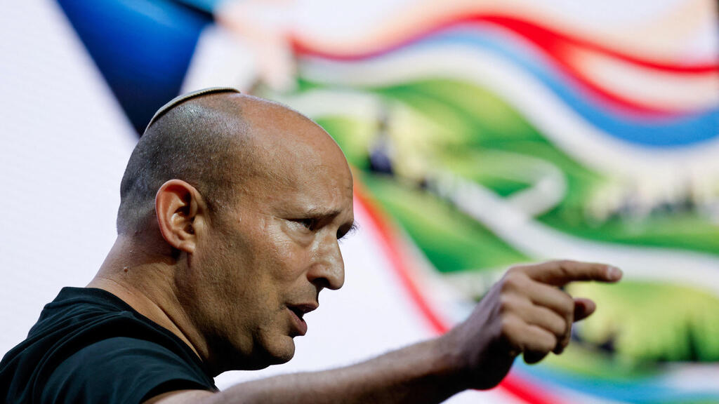 Naftali Bennett (Photo: REUTERS/Amir Cohen) נפתלי בנט