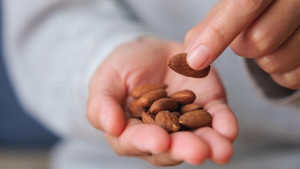 The real nutritional strength of the almond is vitamin E (Photo: Shutterstock/Farknot Architect) אגוזים שקדים
