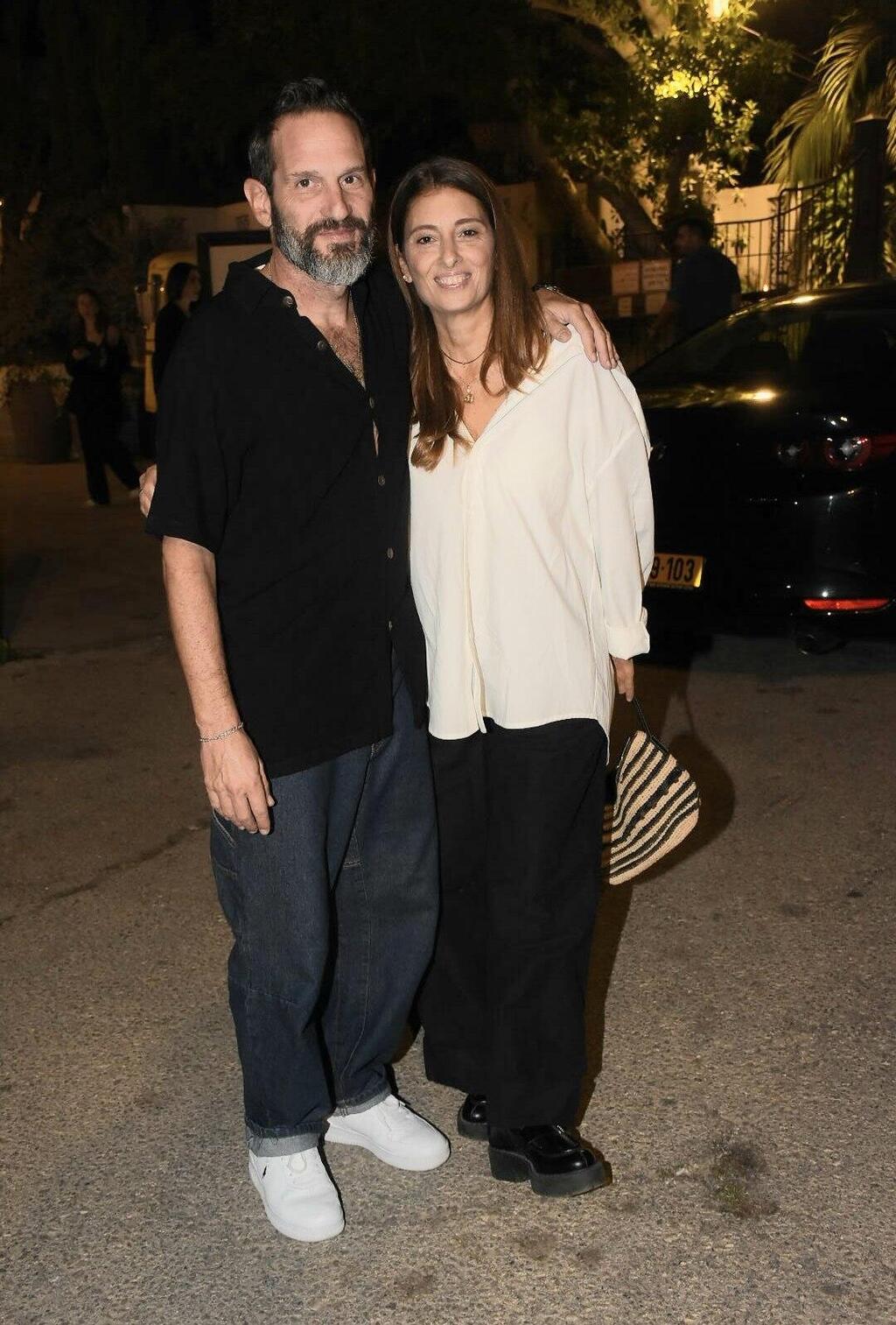 גורי אלפי ואשתו הילה בחתונה של שיר הדס מאיר ישי סוויסה 