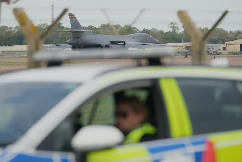 A B1 bomber prepares to take off as police officers guard a checkpoint near RAF Fairford air base, in Fairford, England, Tuesday, Sept. 29, 2026 (Photo: AP Photo/Alastair Grant, File) A B1 bomber prepares to take off as police officers guard a checkpoint near RAF Fairford air base, in Fairford, England, Tuesday, Sept. 29, 2026