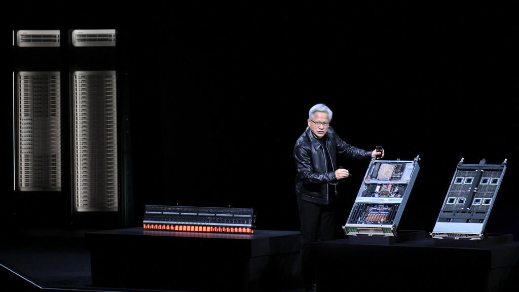 Nvidia CEO Jensen Huang presents the company's vision at GTC Berlin 2026 (Photo: Reuters) מנכ"ל אנבידיה, ג'נסן הואנג, מציג את החזון של החברה באירוע GTC בברלין