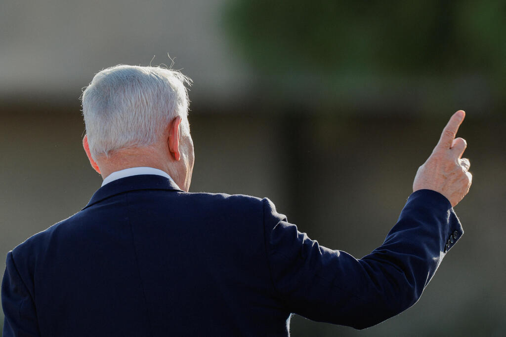 Prime Minister Benjamin Netanyahu (Photo: REUTERS/Amir Cohen) ראש הממשלב סנימין נתניהו בטקס סיום קורס קצינים