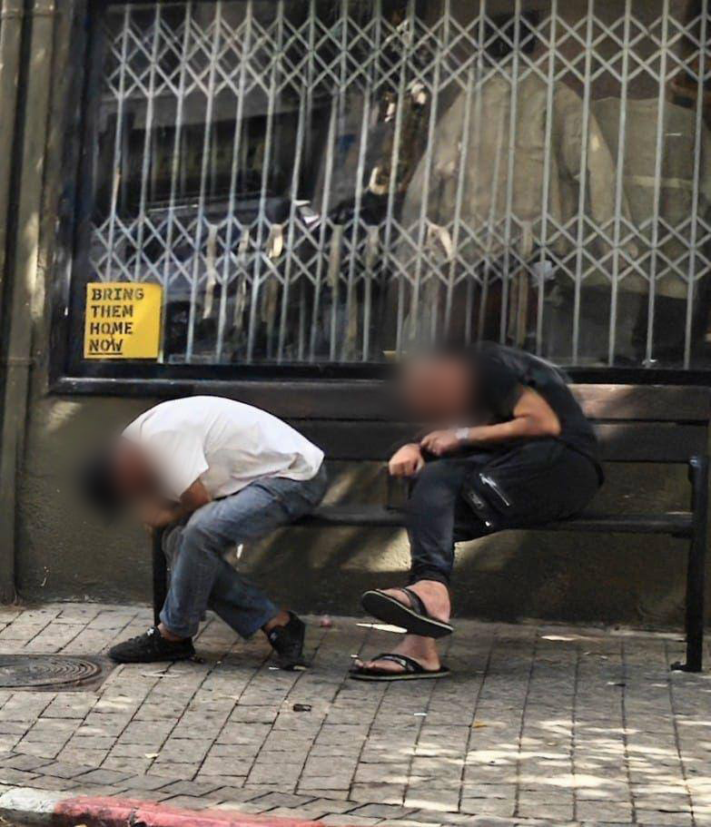 Homeless people in Jaffa’s Noga district (Photo: Shosh Merhav) דרי רחוב ביפו ומרכז תל אביב