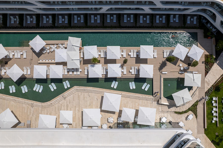 The Yacht hotel from above: There's also a small children's pool (Photo: Aya Ben Ezri) מלון The Yacht