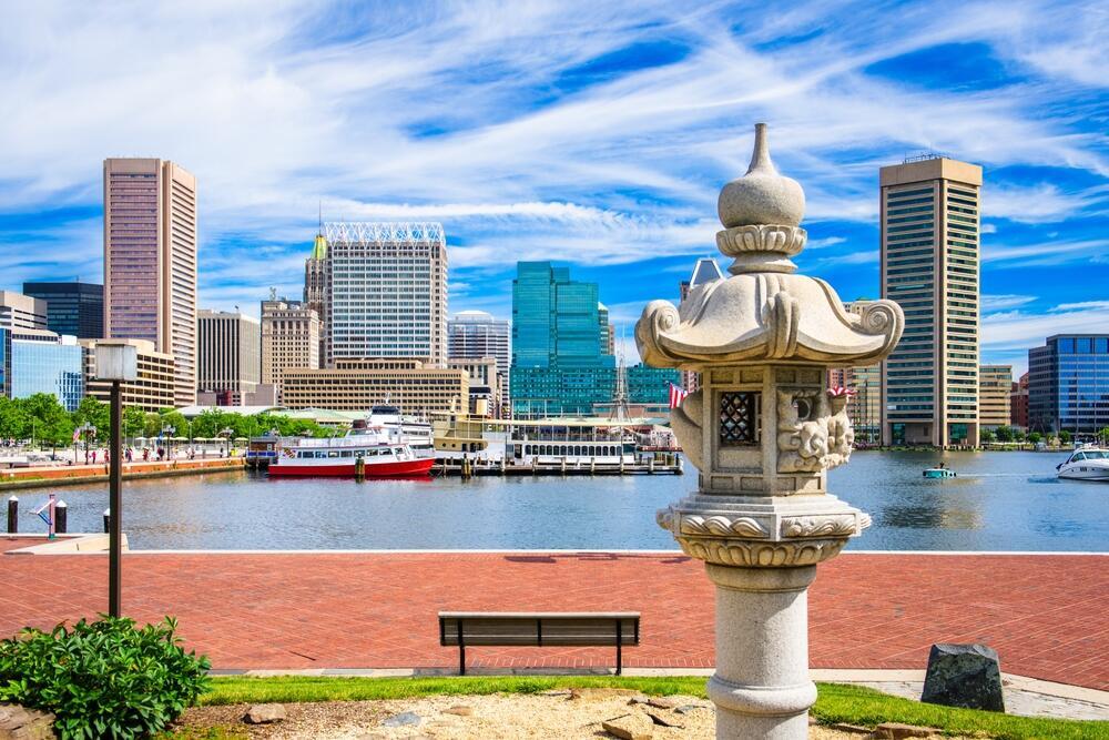Baltimore's Inner Harbor in Maryland (Photo: shutterstock / Sean Pavone) נמל אינר הארבור בבולטימור, מרילנד