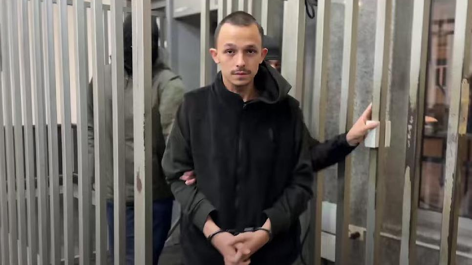 David Kercso in prison. 'Coming here was a huge mistake' (Photo: Security Service of Abkhazia (SGB)) דיוויד אדריאן קרצ'ו, רומני שנידון ל-15 שנות מאסר ברוסיה בגיל ריגול לאוקראינה