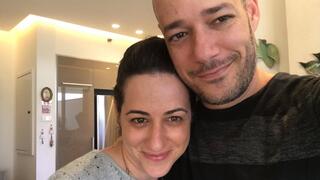 מיכל שחף שניידרמן ואחיה המנוח יניב