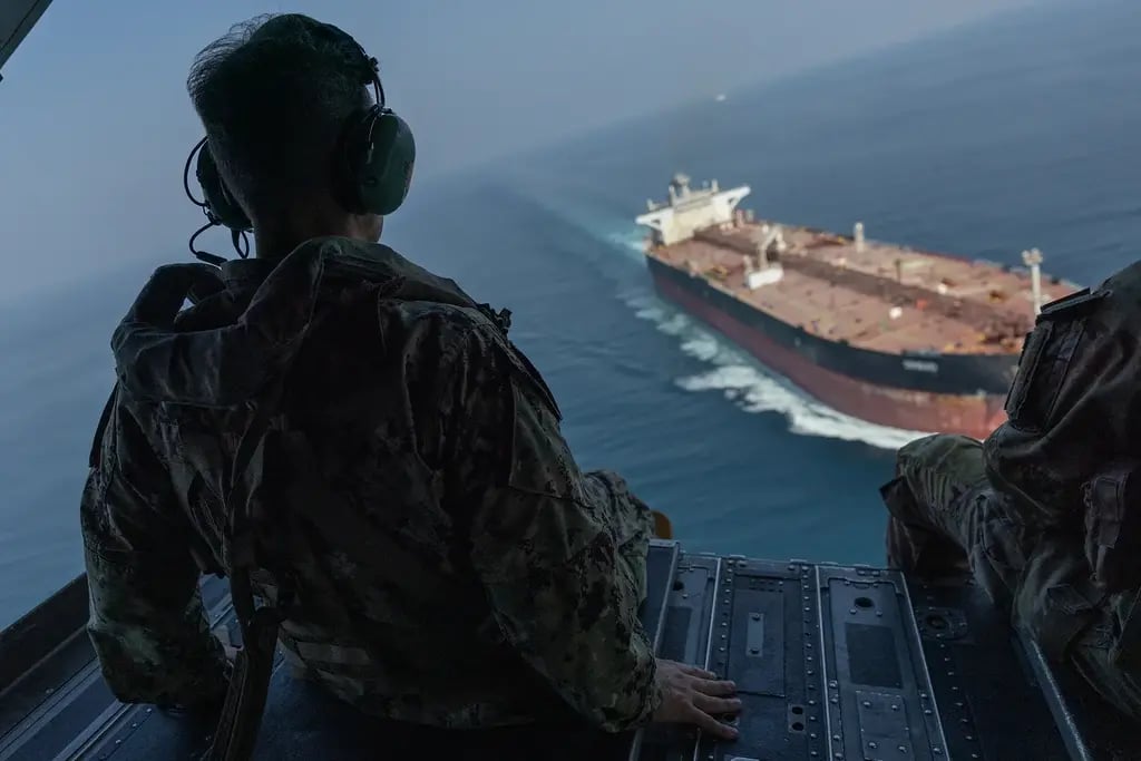 US CENTCOM Commander Adm. Brad Cooper visits Strait of Hormuz (Photo: CENTCOM) מצר הורמוז איראן צבא ארצות הברית ארה"ב אדמירל בראד קופר סנטקום CENTCOM פיקוד ה מרכז ה אמריקני