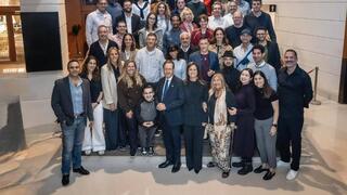 הנשיא הרצוג עם משתתפי המחזור הראשון של "קול העם"