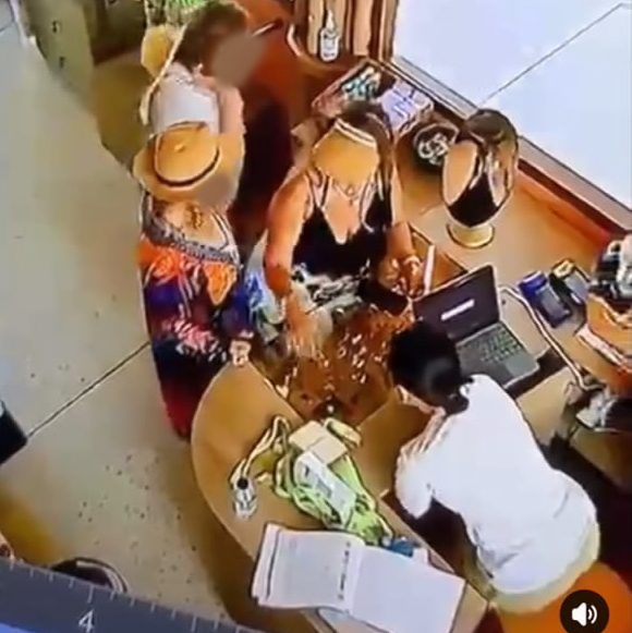 תיעוד: קבוצת ישראליות תועדו גונבות מתיקים באינדונזיה