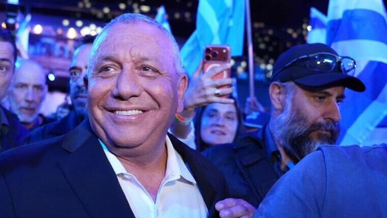 Gadi Eisenkot at a Yashar! election campaign event in Tel Aviv אירוע הזנקת הבחירות של מפלגת ישר בהשתתפות יו"ר המפלגה גדי איזנקוט בהאנגר תל אביב