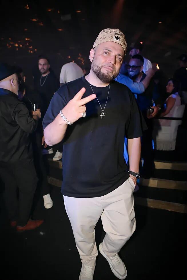 בת המצווה של מיכאלה פרץ, בתו של משה פרץ: נסרין, אגם בוחבוט, עדן חסון, שי וערן זהבי, מיכל הקטנה, ששון שאולוב, איתי לוי, מיכל הקטנה, שלומי שבת
