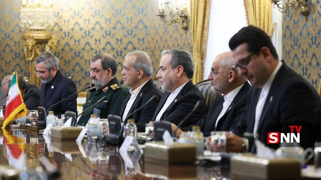 Iranian President Masoud Pezeshkian meets senior officials from Saudi Arabia, Turkey and Pakistan in Tehran פגישת הבכירים מטורקיה, פקיסטן וסעודיה, שהגיעו לטהרן, עם הנשיא האיראני מסעוד פזשכיאן