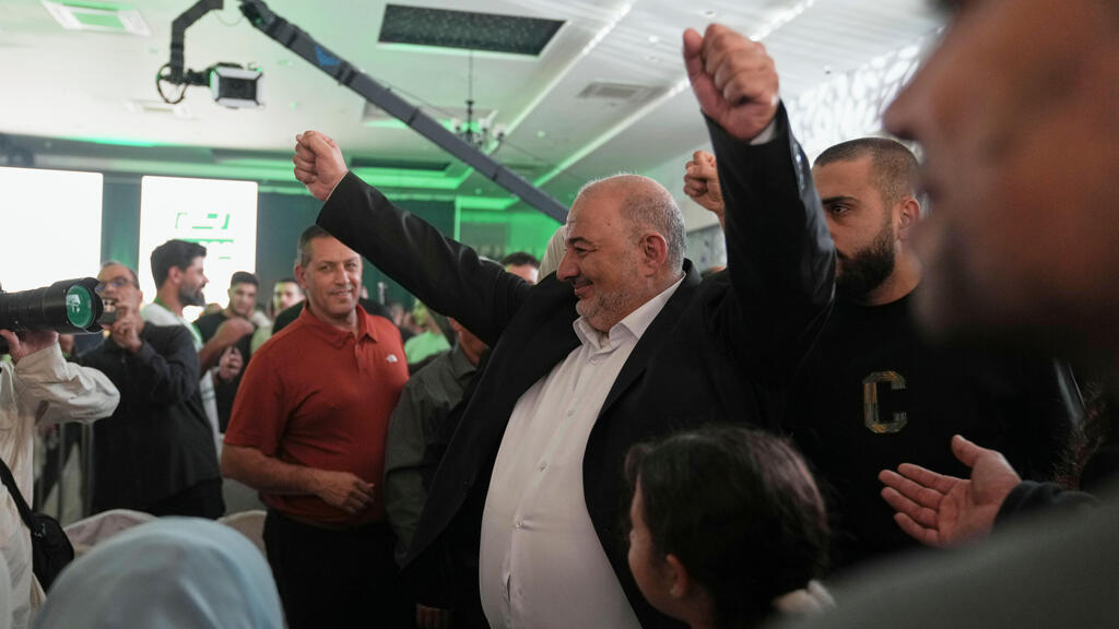 מנסור עבאס