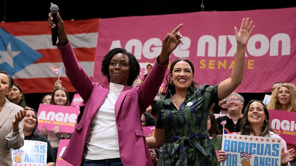 Florida Democratic Senate candidate Angie Nixon with Rep. Alexandria Ocasio-Cortez (Photo: X) אנג'י ניקסון פלורידה אלכסנדריה אוקסיו קורטז