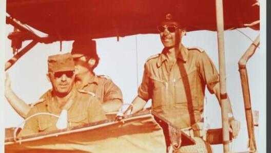 הם מתו חבוקים, הטנקים שביקשו לא הגיעו