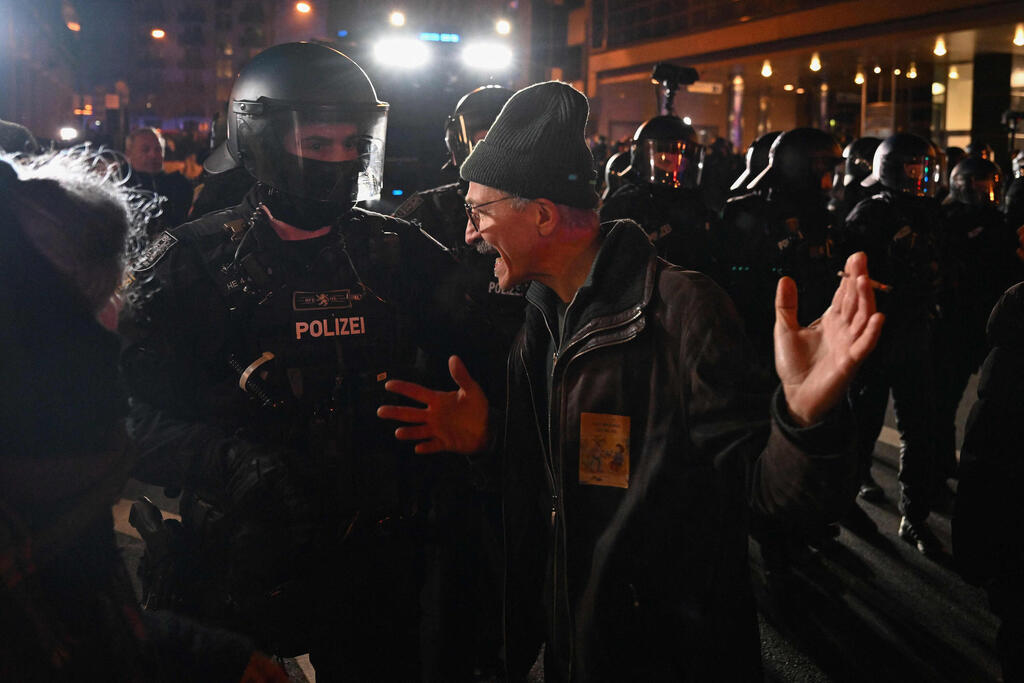 Photo: Kirill KUDRYAVTSEV / AFP קטטות אלימות בצרפת