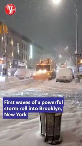 powerful storm roll into Brooklyn