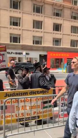 Satmar Hasidim protest in New York