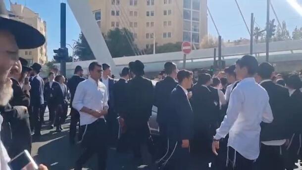 ןעוט...