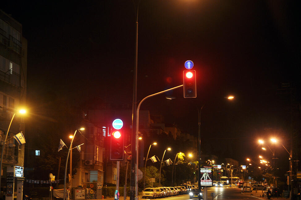 בבדיקה: רמזור עם אור רביעי לטובת מכונית אוטונומית