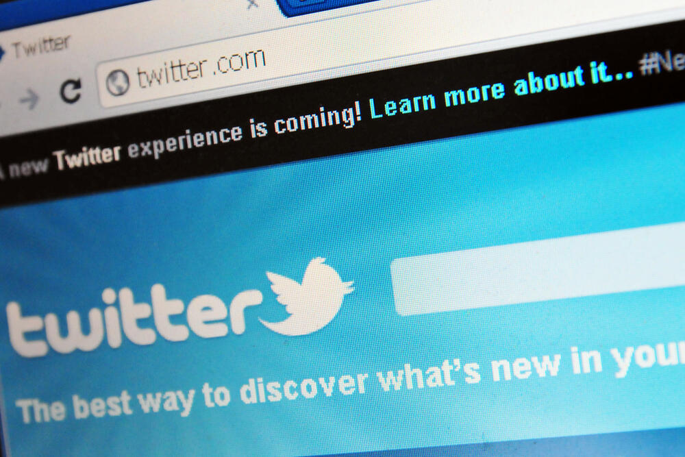Twitter 