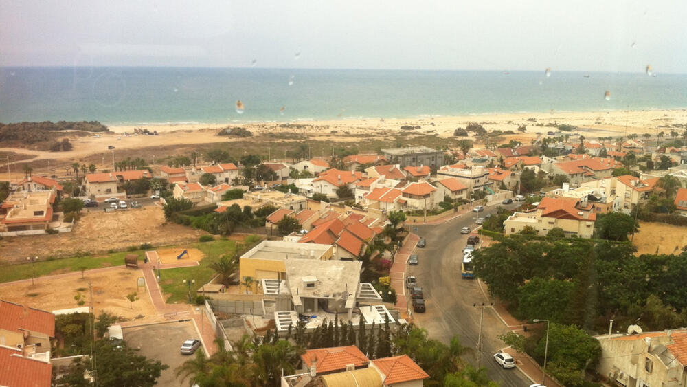 במהלך היום צפוי גשם מקומי מלווה בסופות רעמים (צילום: שמוליק דוד) במהלך היום צפוי גשם מקומי מלווה בסופות רעמים