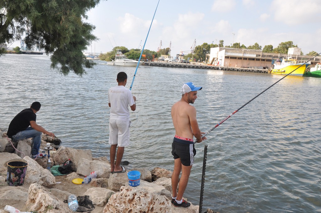 Amateur fishermen in Haifa 