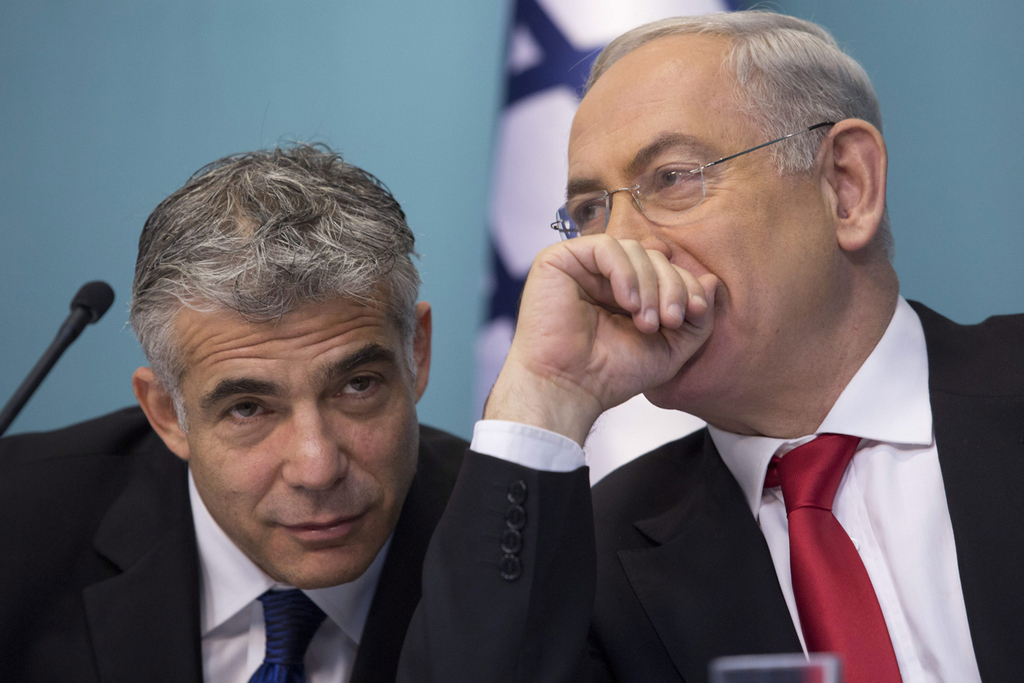 נתניהו ולפיד. ימים קשים לשניהם (צילום: EPA) נתניהו ולפיד. ימים קשים לשניהם