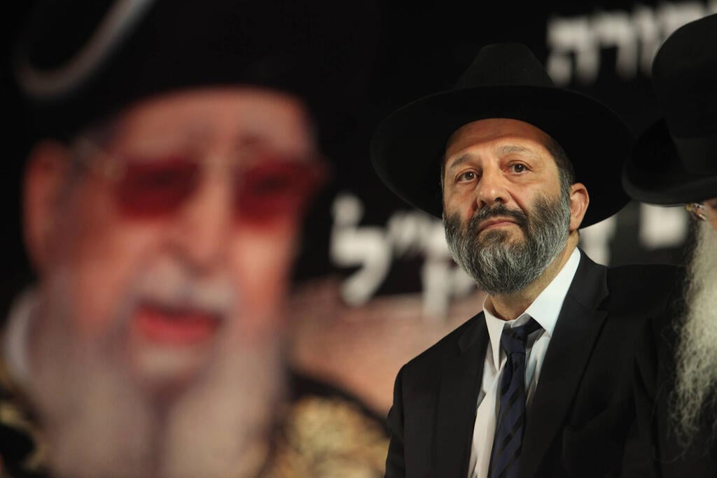 אריה דעי, באירוע לזכרו של הרב עובדיה יוסף. כולם חזרו לאזור הנוחות