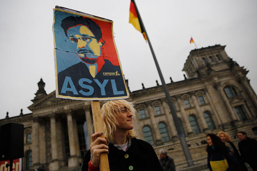 A protest in front of the Bundestag in Germany, calling for the government to provide Edward Snowden with asylum 
