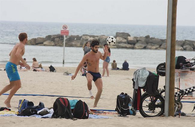 חול חם או סתם זינוק בעלייה? (צילום: מוטי לבטון) חול חם או סתם זינוק בעלייה?