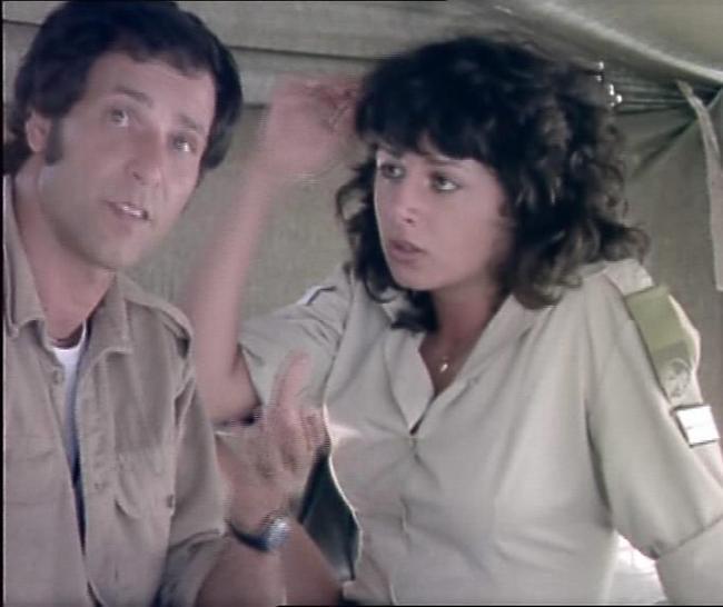 ובסצינה האלמותית. לסלאו ואושיק לוי (צילום מסך) ובסצינה האלמותית. לסלאו ואושיק לוי