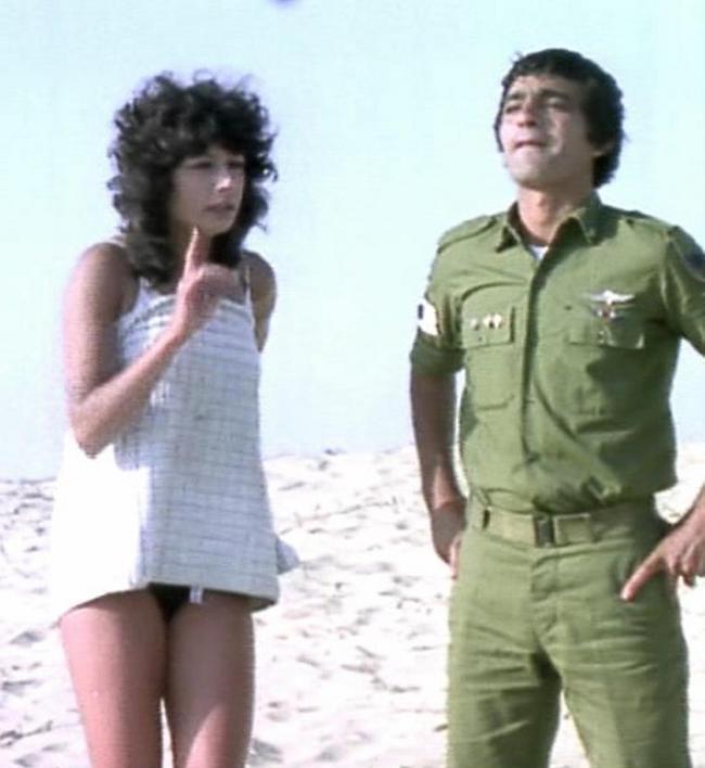 הרגליים של המדינה. לסלאו וגברי בנאי ב"גבעת חלפון" (צילום מסך) הרגליים של המדינה. לסלאו וגברי בנאי ב"גבעת חלפון"